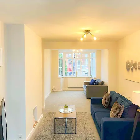 Holiday home Arden House -modern, Stylish 3-bed Near Solihull, Nec, World, Airport,hs2