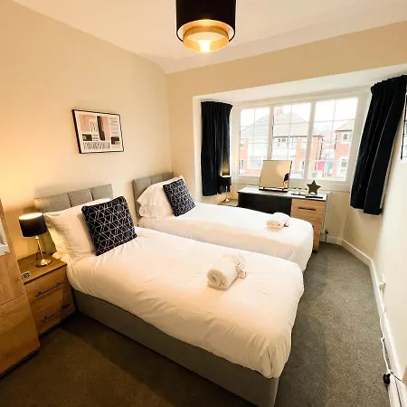 Arden House -modern, Stylish 3-bed Near Solihull, Nec, World, Airport,hs2 Holiday home