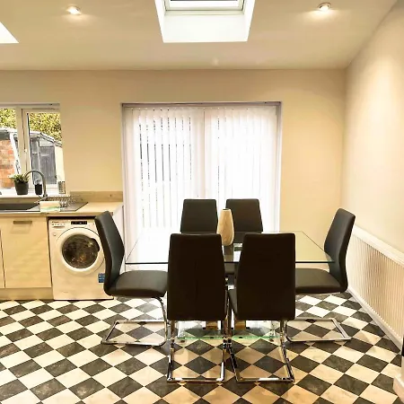 Holiday home Arden House -modern, Stylish 3-bed Near Solihull, Nec, World, Airport,hs2 *